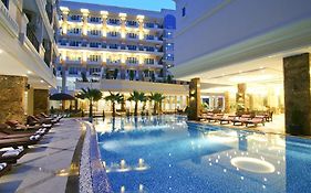 Miracle Suite Hotel Pattaya